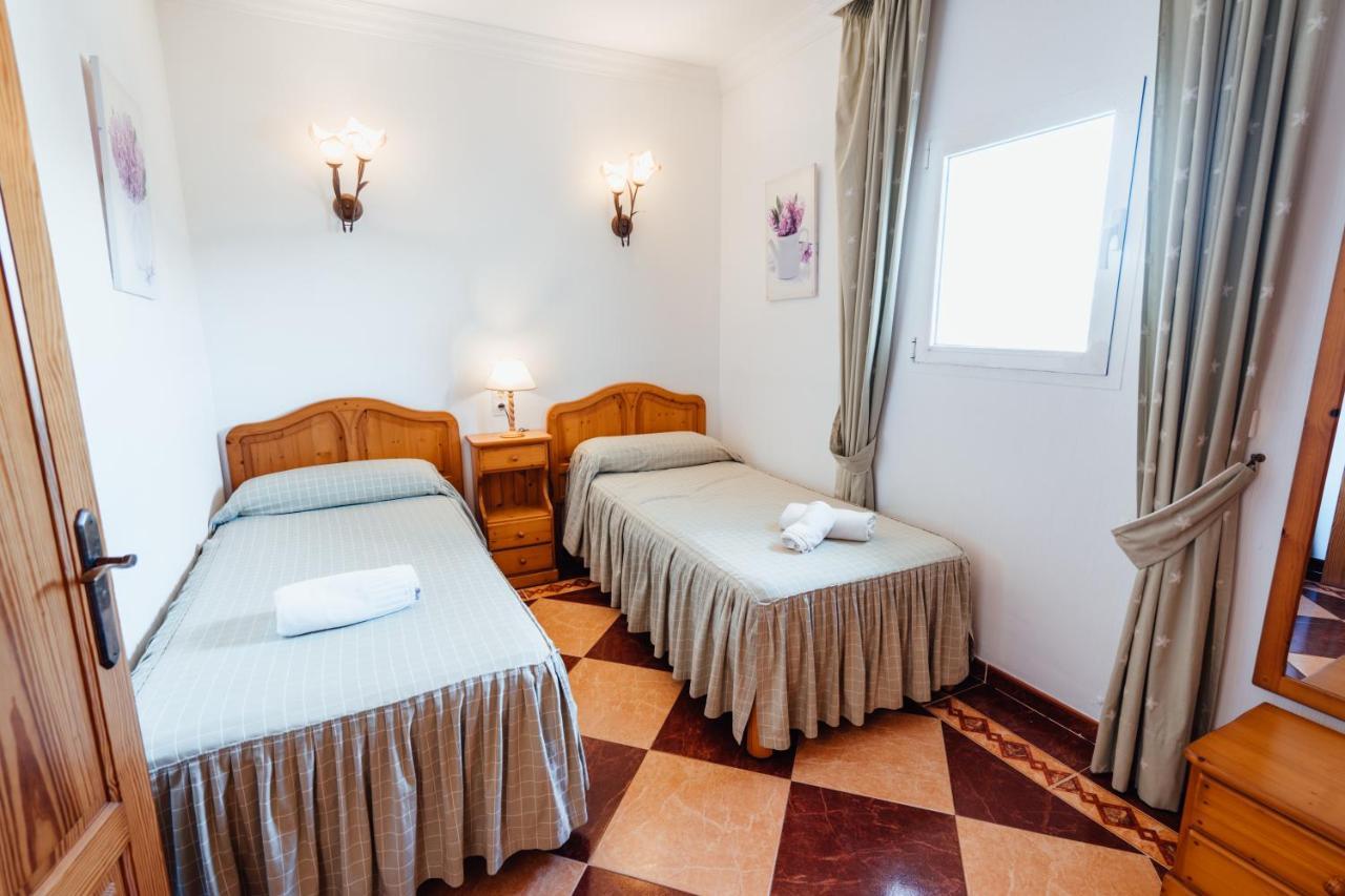 Apartamentos Punta Prima Beach ภายนอก รูปภาพ
